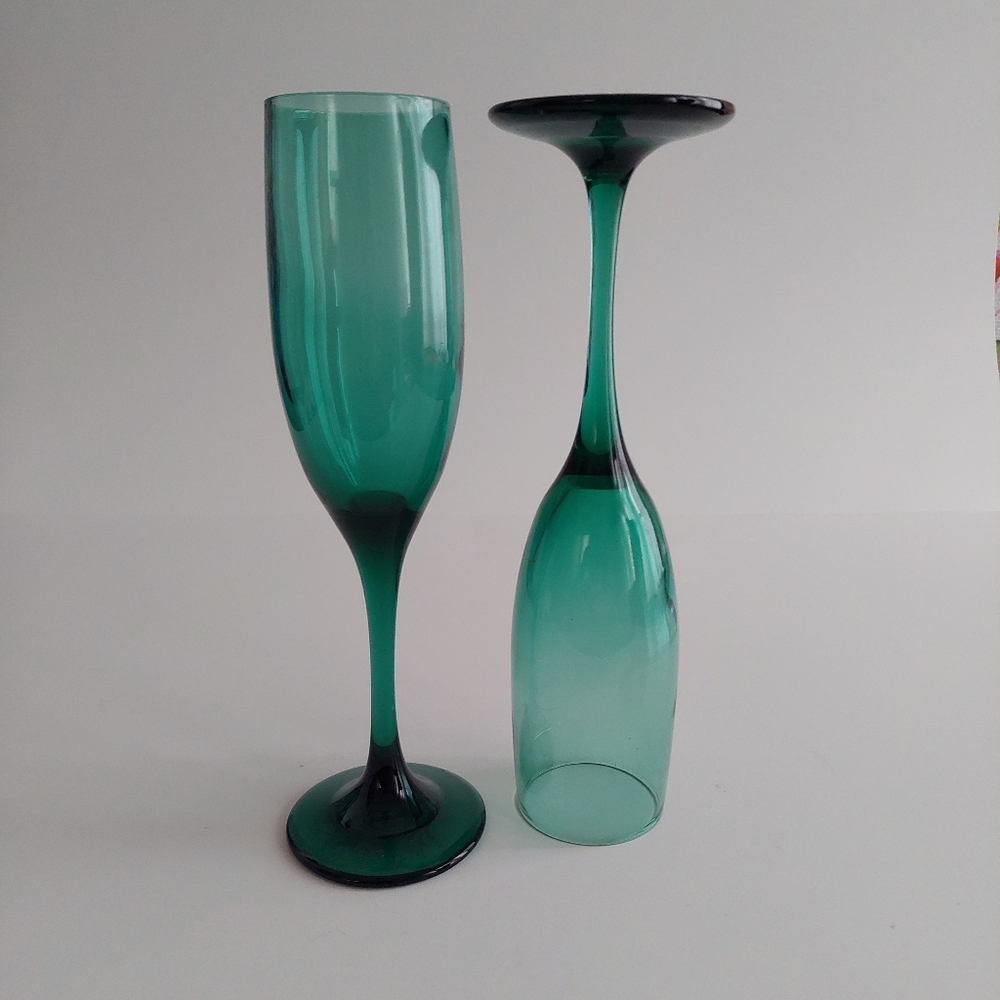 Libbey Juniper Green Teardrop Champagne Flutes Teal Cocktail Glasses